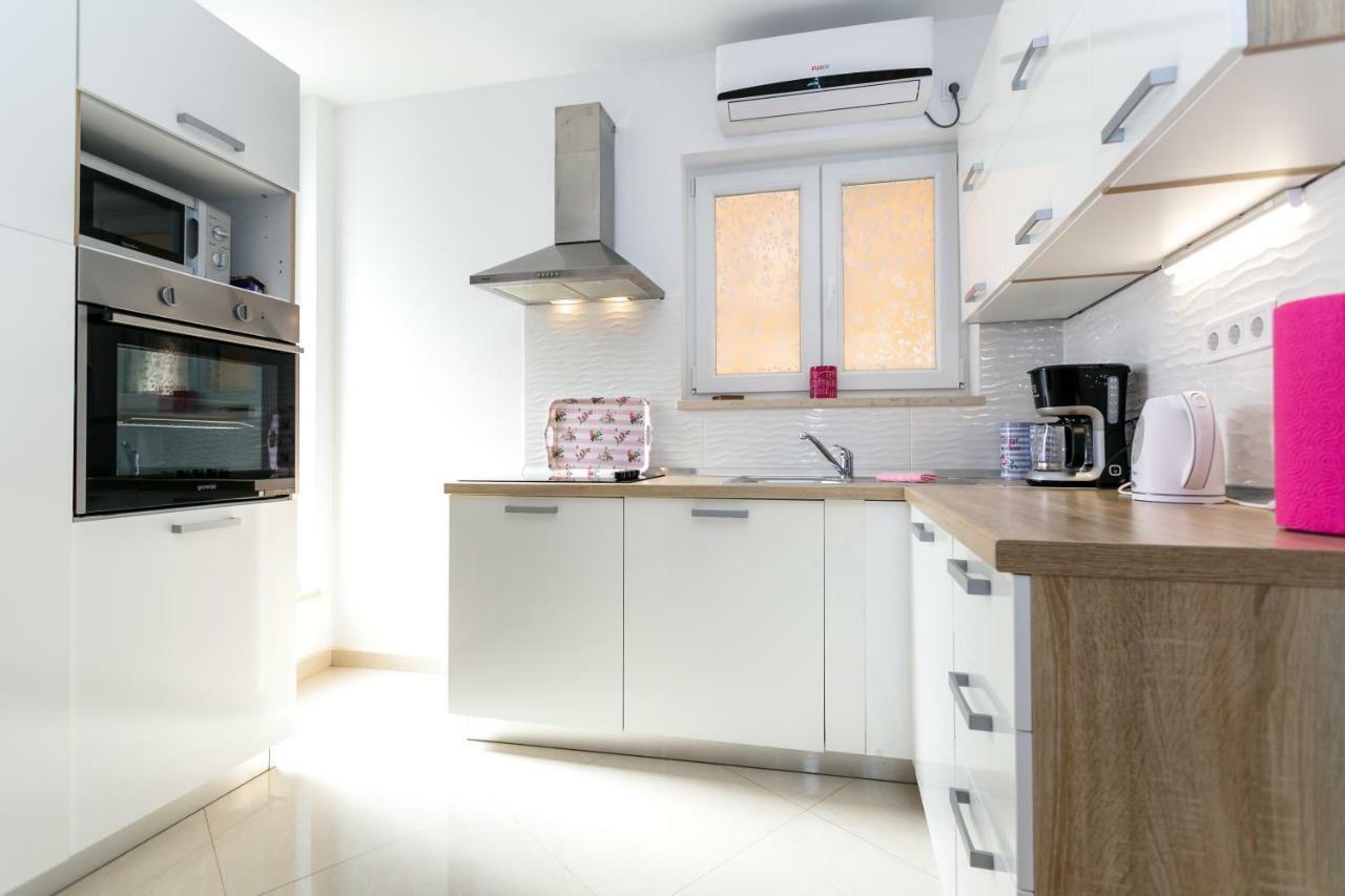 Apartman Brajutovci 26 Kornić Eksteriør billede